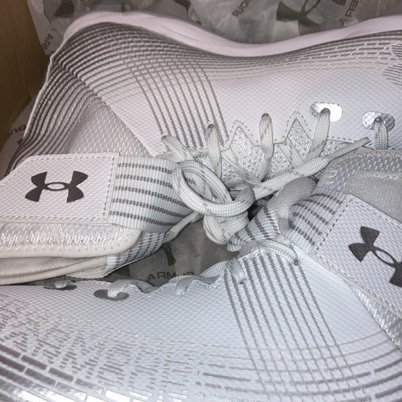 NEW - UNDER ARMOUR UA HIGHLIGHT FRANCHISE CLEATS SHOES - Men’s Size 9 - Football - Picture 3 of 13